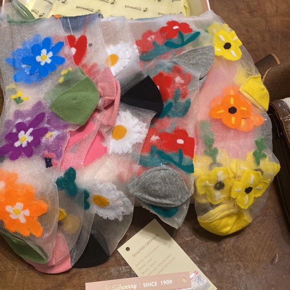 Siihenrry see thru flower socks and pocket book - Picture 2 of 12